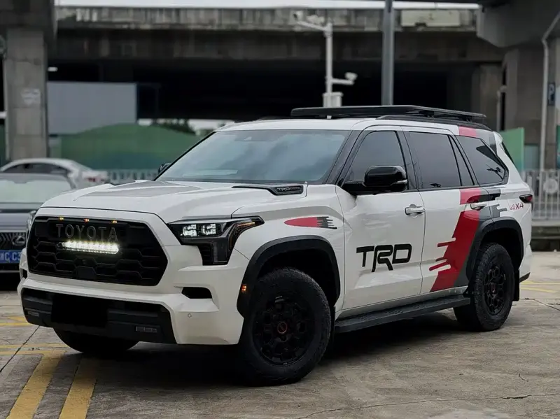 Toyota Sequoia, 2023