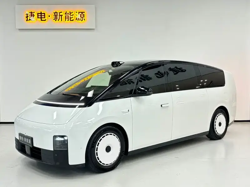 Li Auto Li MEGA, 2024