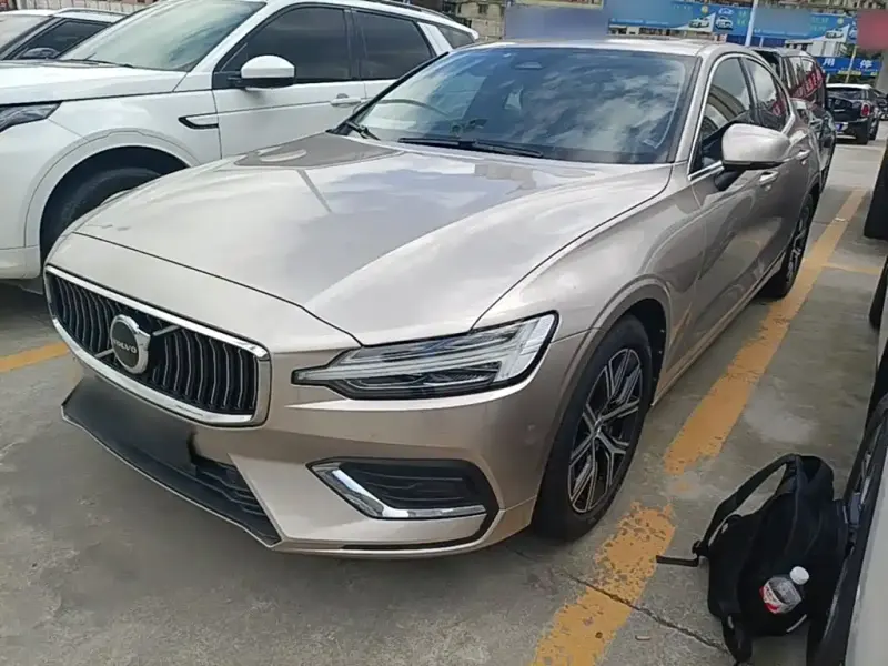 Volvo S60, 2022