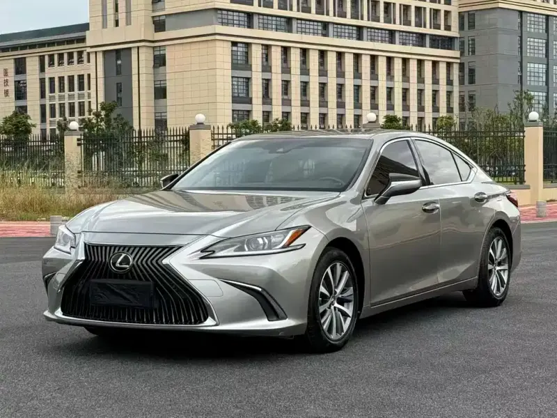 Lexus ES, 2018