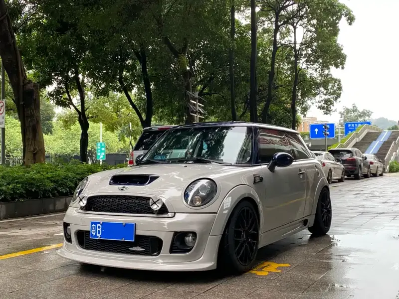 MINI Mini, 2010