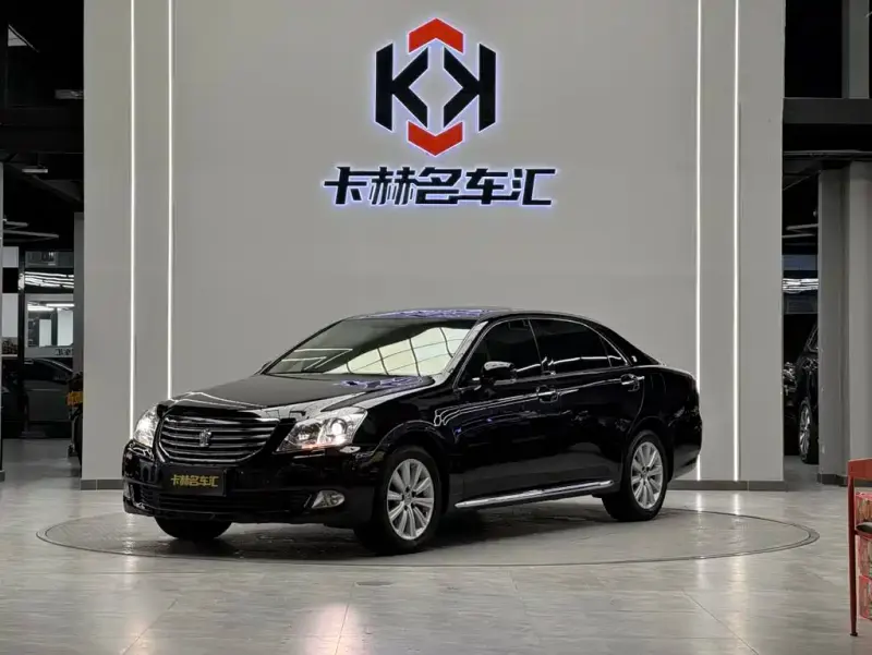Toyota Crown, 2011
