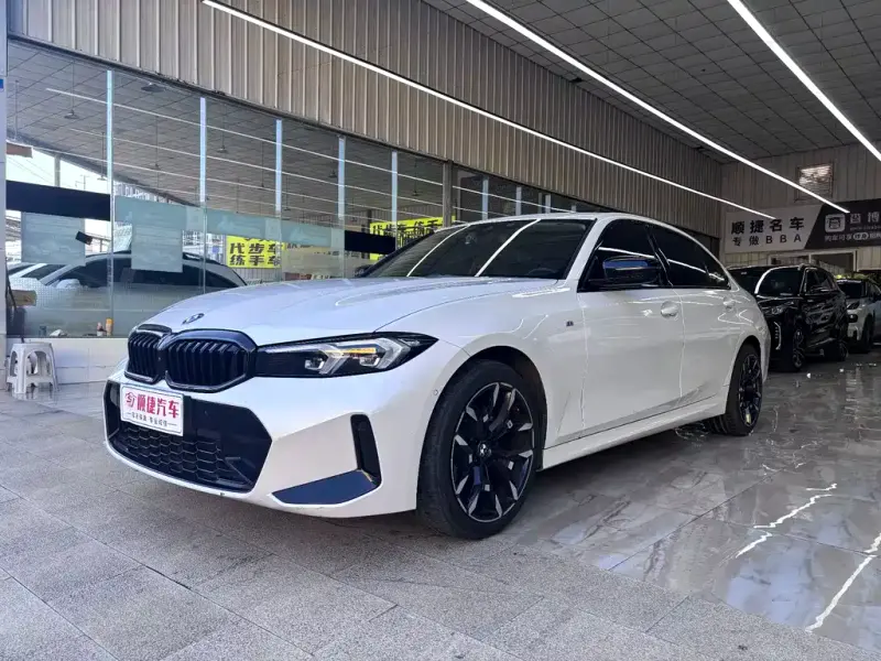 BMW 3 Series, 2022