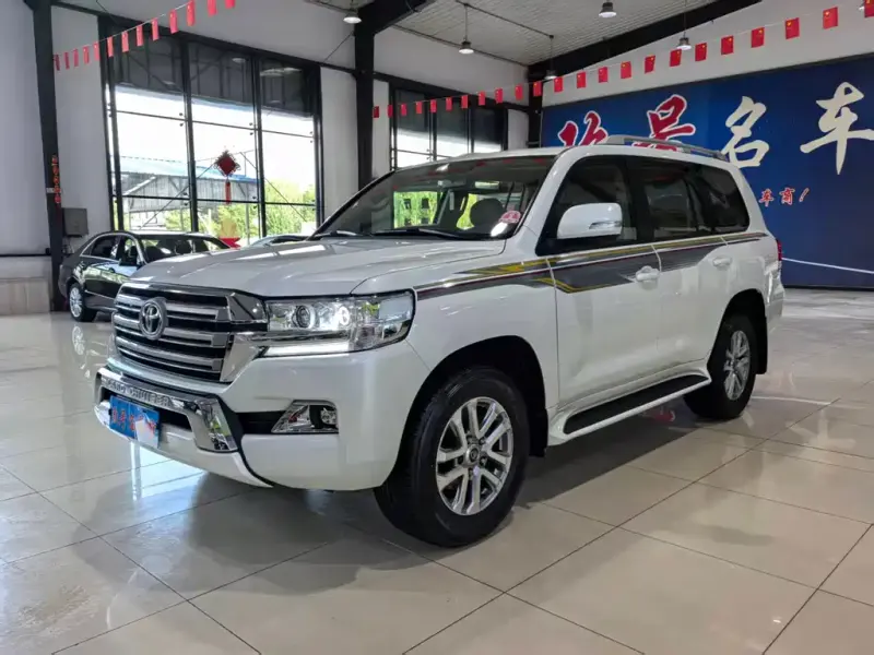Toyota Land Cruiser, 2017 — фото 1