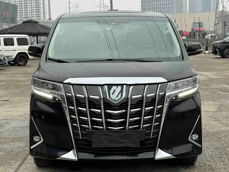 Toyota Alphard, 2023