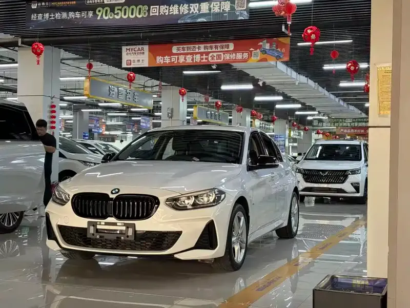 BMW 1 Series, 2022