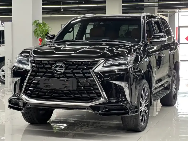 Lexus LX, 2022