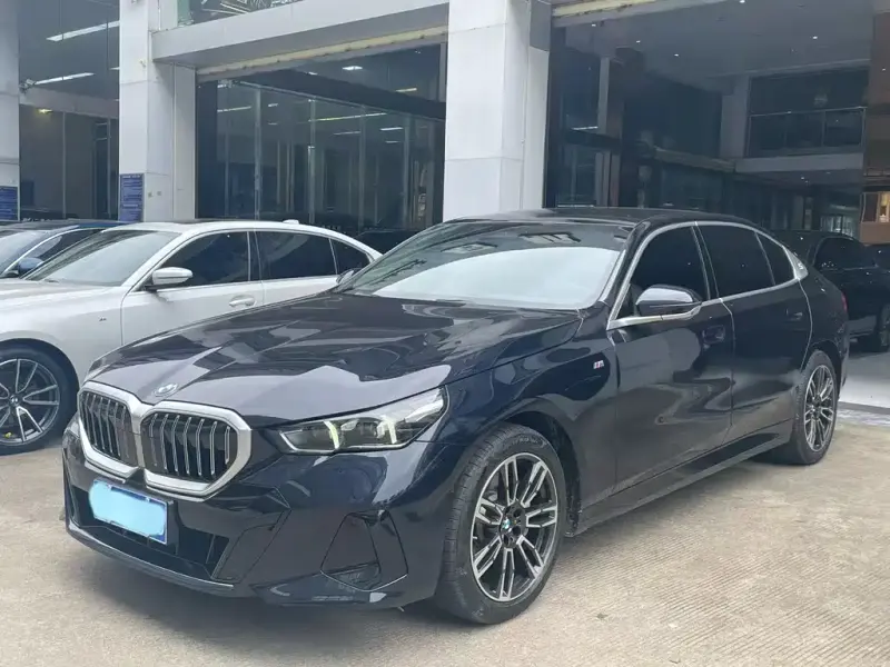 BMW 5 Series, 2025