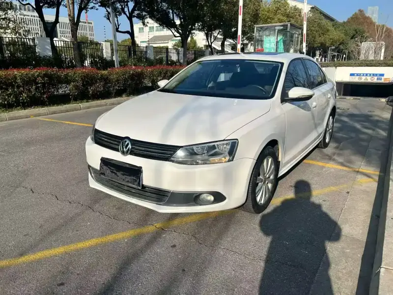 Volkswagen Sagitar, 2014