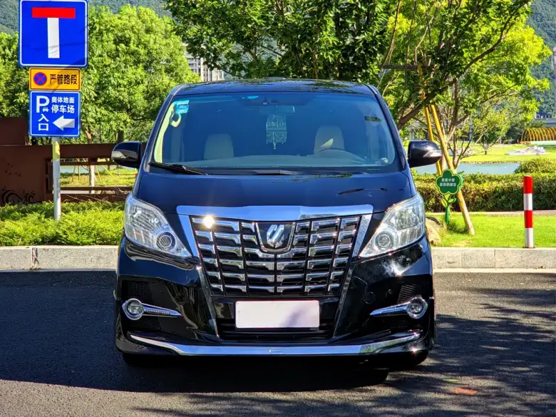 Toyota Alphard, 2011