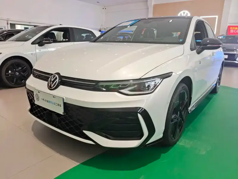Volkswagen Golf, 2025