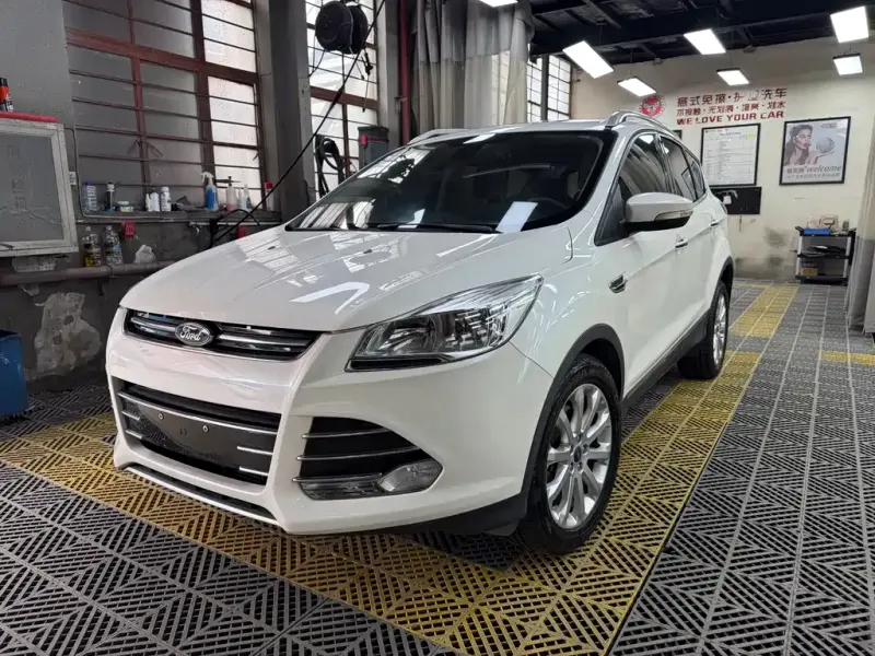 Ford Kuga, 2013