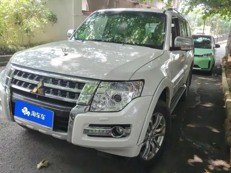 Mitsubishi Pajero (Import), 2020