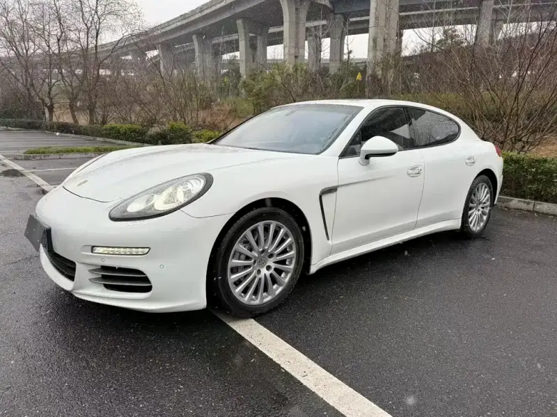 Porsche Panamera, 2015