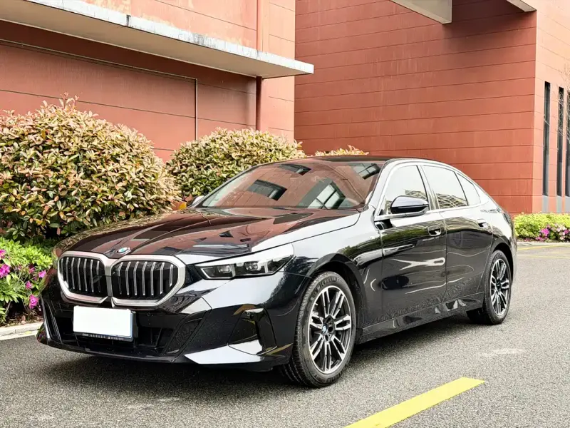 BMW 5 Series, 2024