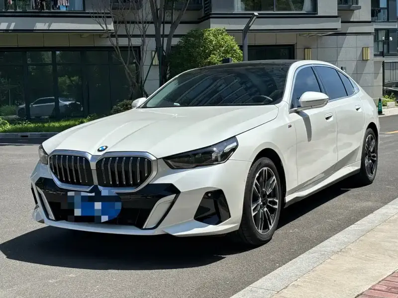 BMW 5 Series, 2024