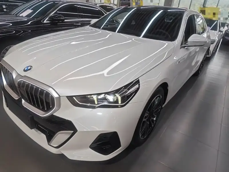 BMW 5 Series, 2024