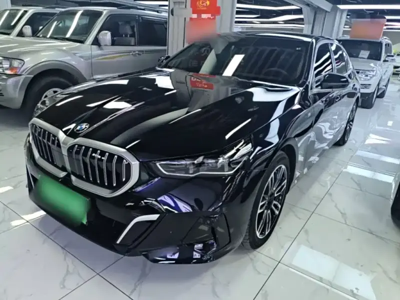 BMW 5 Series, 2025