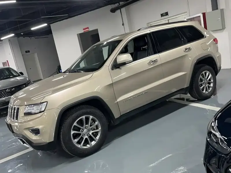 Jeep Grand Cherokee (Import), 2015
