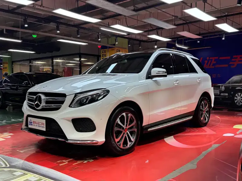 Mercedes-Benz GLE( ), 2017 — фото 1