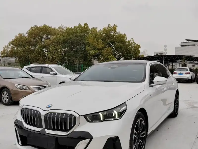BMW 5 Series, 2026
