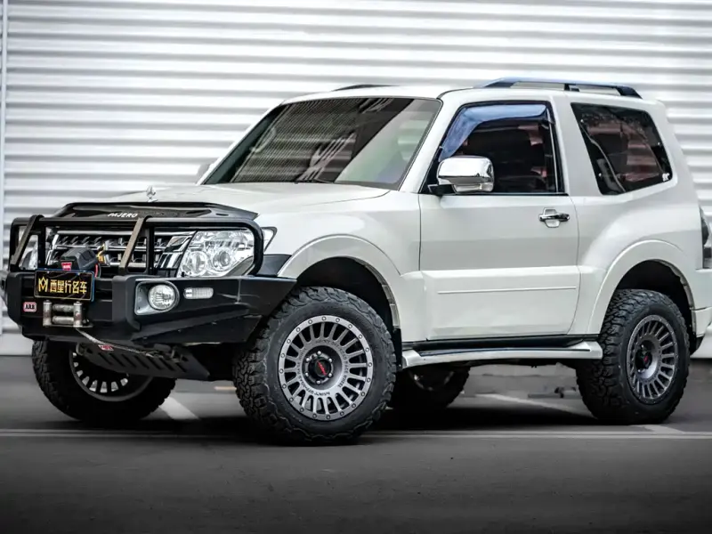 Mitsubishi Pajero (Import), 2019