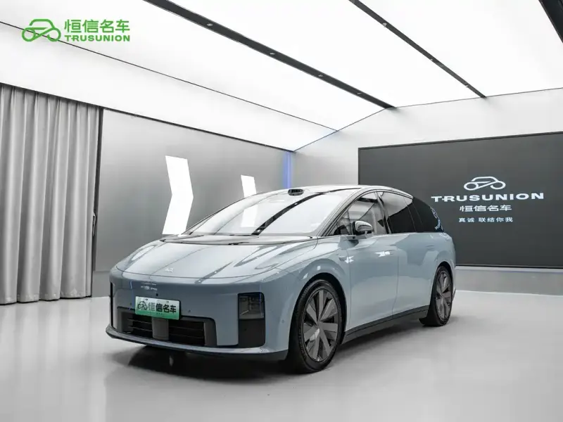Li Auto i8, 2025