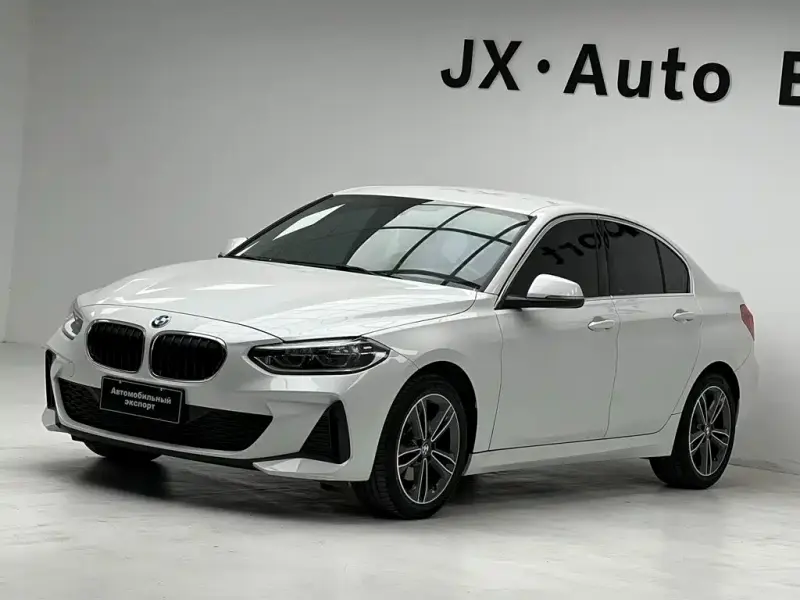 BMW 1 Series, 2022