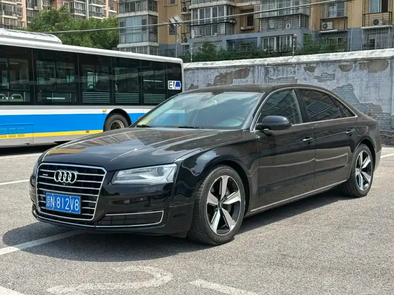 Audi A8, 2015
