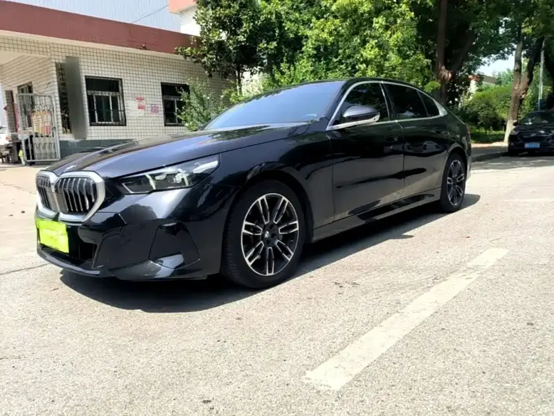 BMW 5 Series, 2026