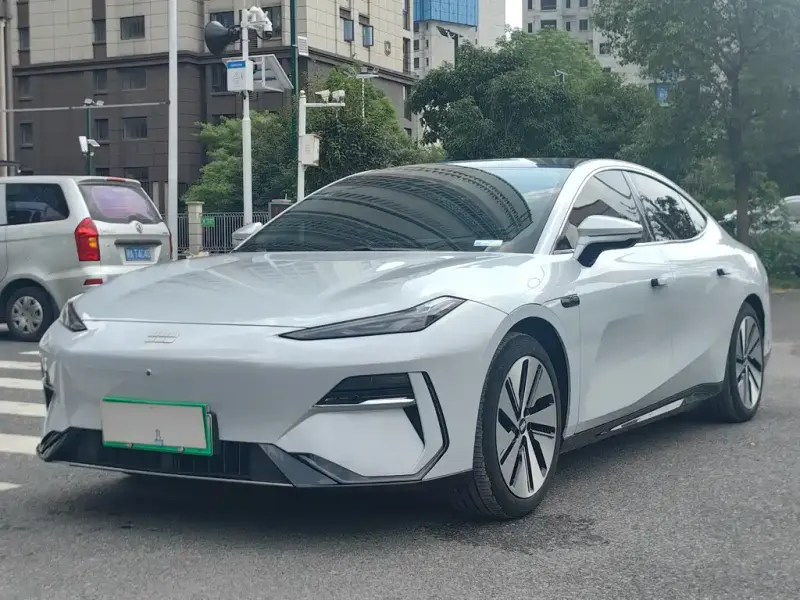 Galaxy E8, 2024