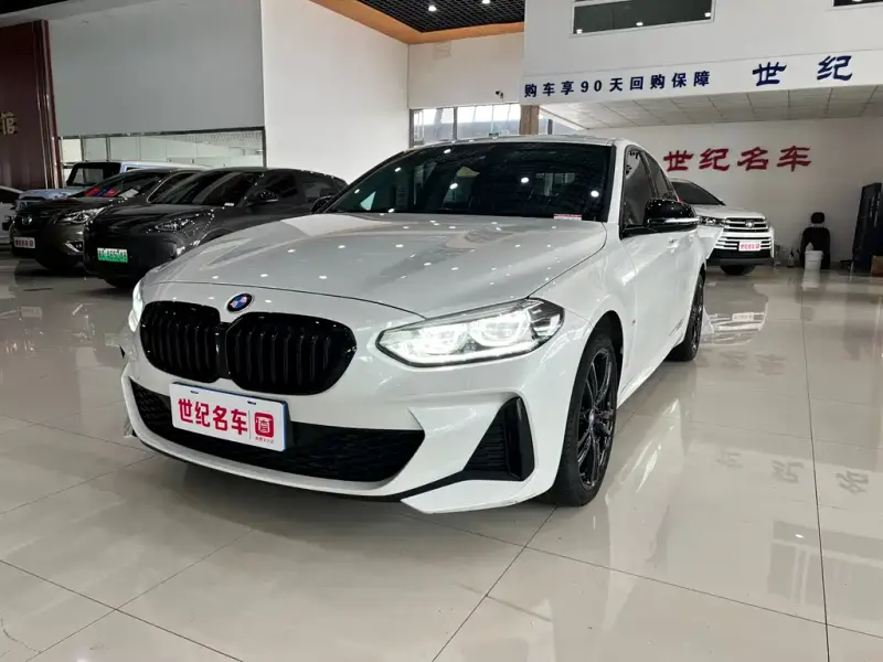 BMW 1 Series, 2022