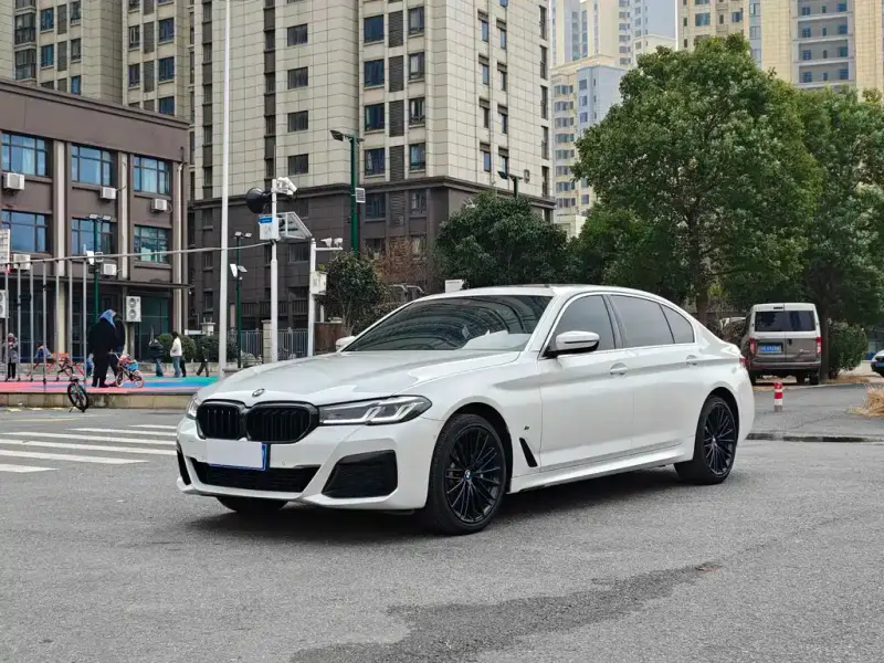 BMW 5 Series, 2022