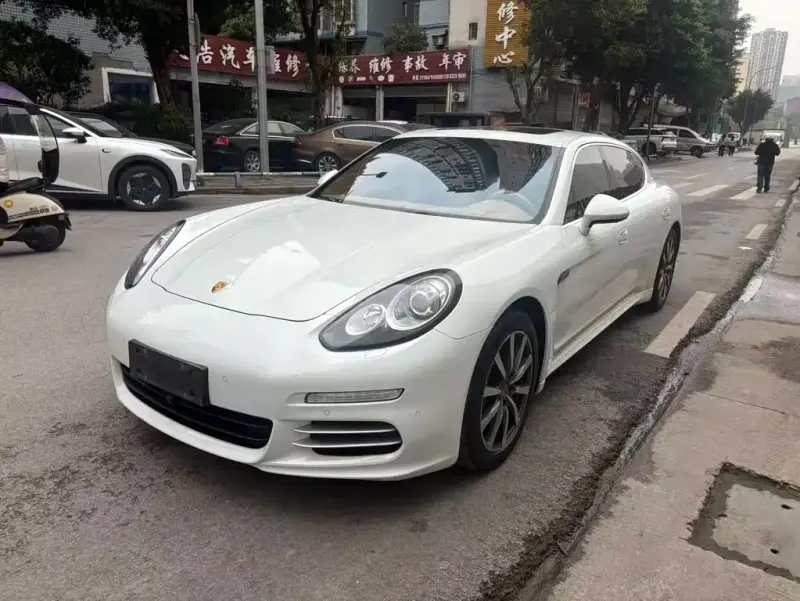 Porsche Panamera, 2015