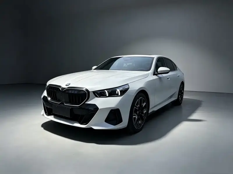 BMW 5 Series, 2026