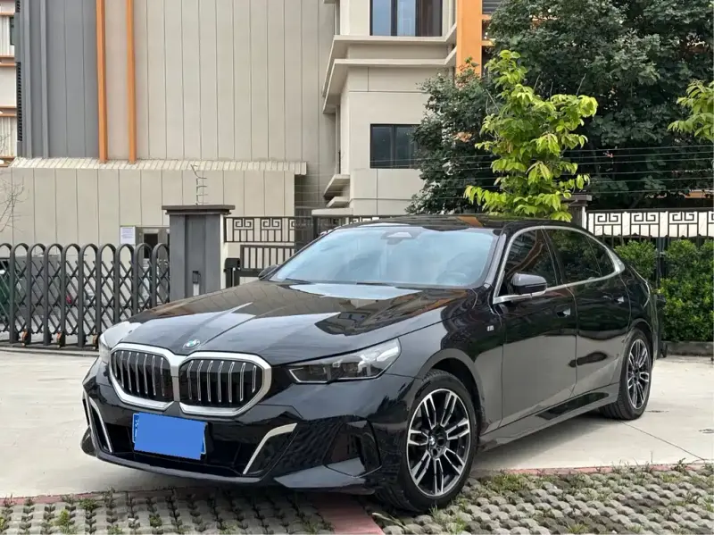 BMW 5 Series, 2024