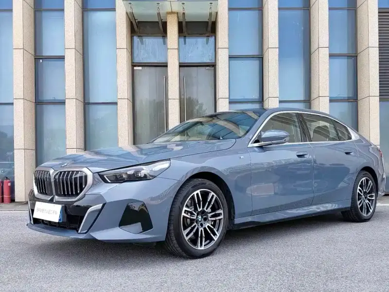 BMW 5 Series, 2025