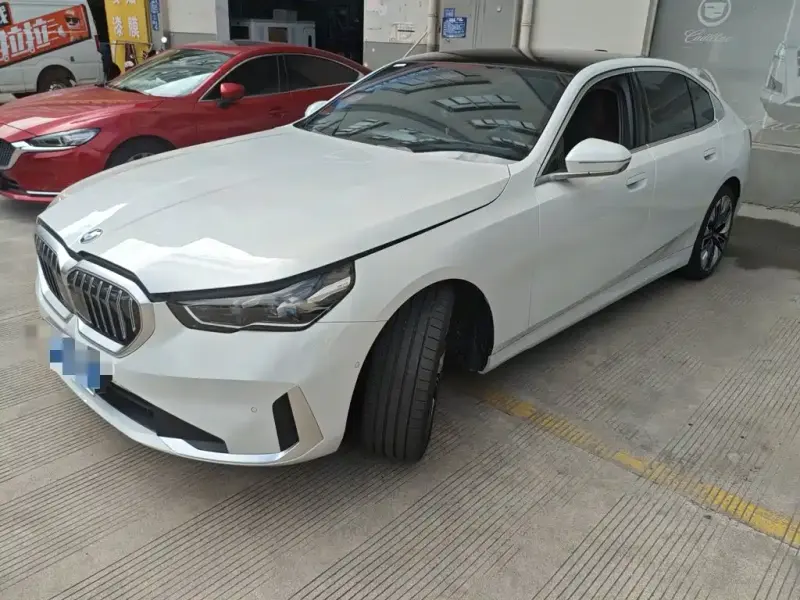 BMW 5 Series, 2024