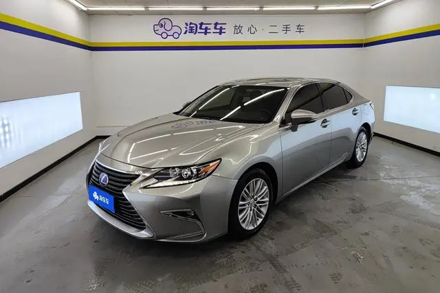 Lexus ES, 2015