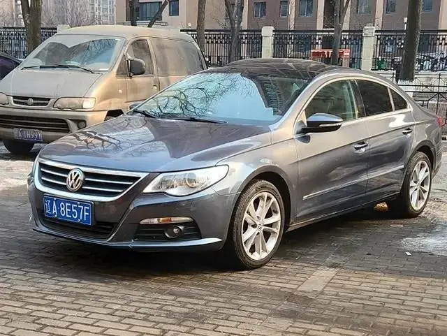 Volkswagen CC 2.0TSI Luxury Version, 2011 — фото 1