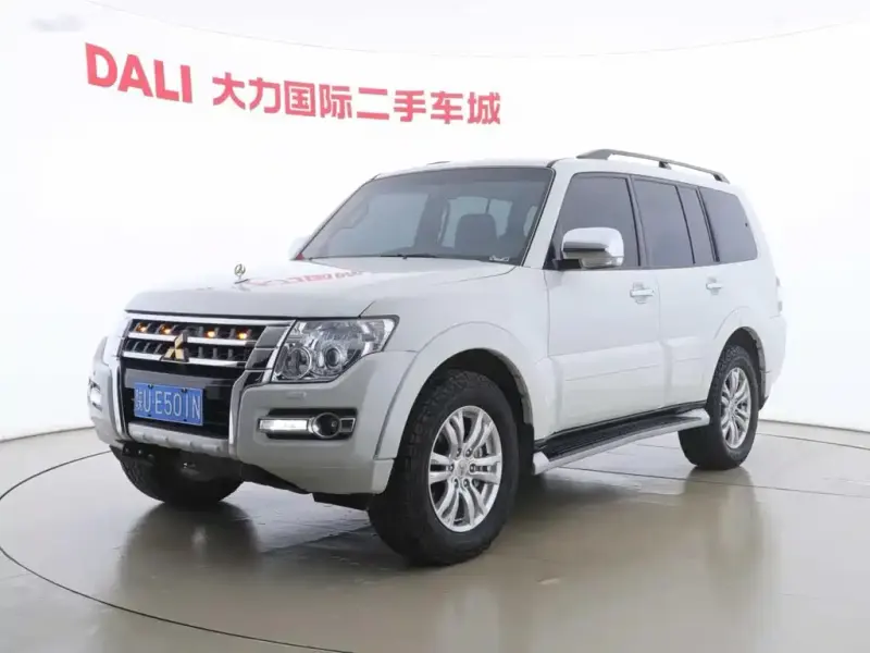 Mitsubishi Pajero (Import), 2018