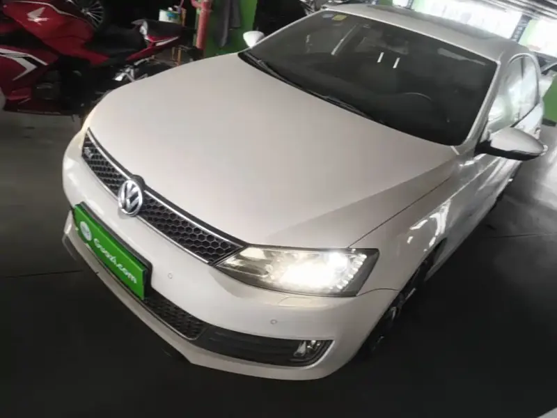 Volkswagen Sagitar, 2015