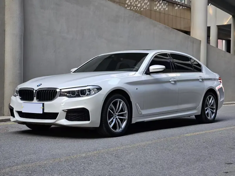 BMW 5-Series, 2020