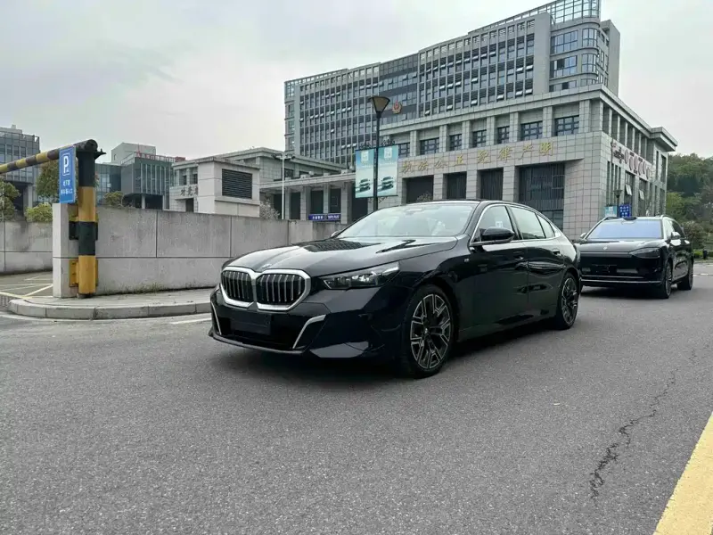 BMW 5 Series, 2025