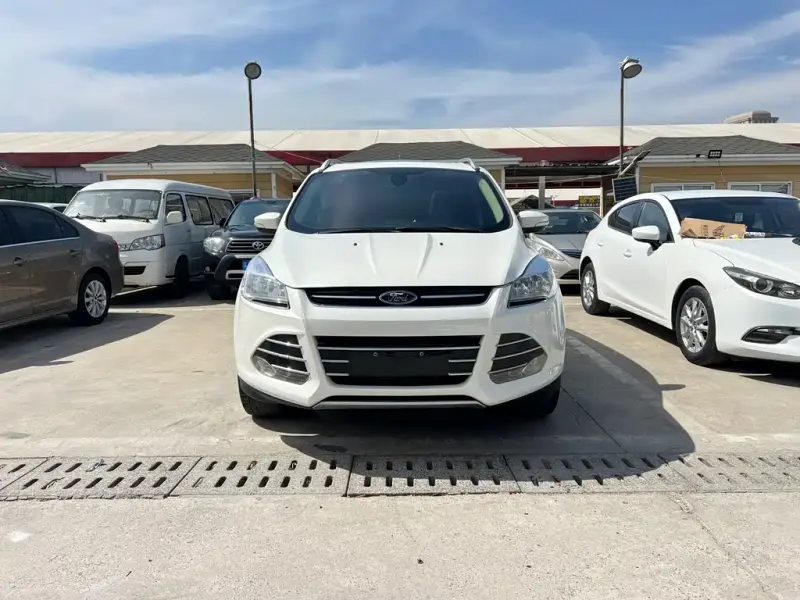 Ford Kuga, 2013