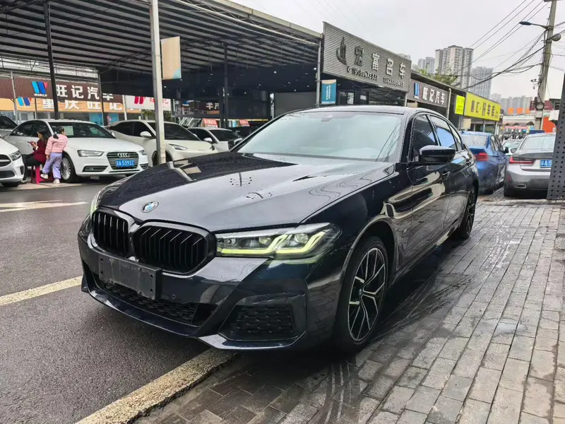 BMW 5-Series, 2022