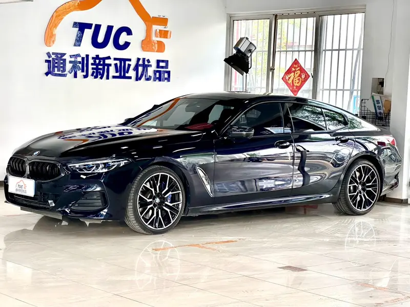 BMW 8-Series, 2022