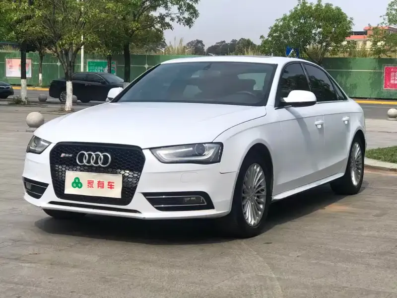 Audi A4L, 2015