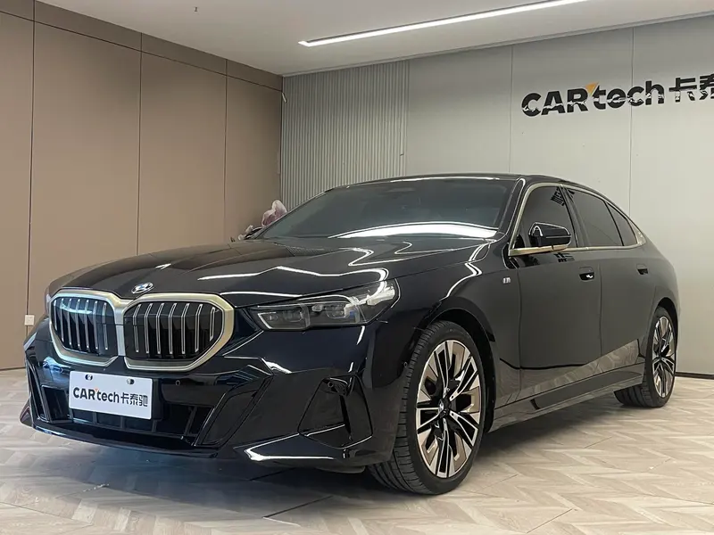 BMW 5-Series, 2024