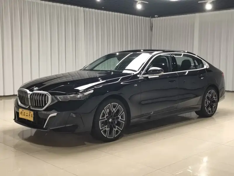 BMW 5 Series, 2025